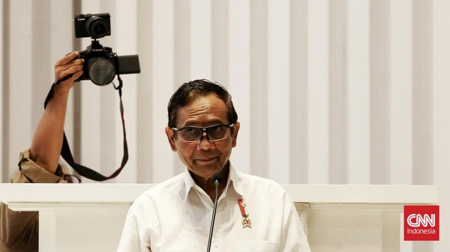 Menko Polhukam Mahfud MD mengungkapkan ada dua alternatif tanggal pendaftaran capres dan cawapres di Pilpres 2024.