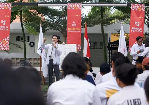 Ratusan anak muda dari berbagai latar belakang, seperti aktivis mahasiswa, organisasi kepemudaan, BEM, influencer, serta tokoh-tokoh kepemudaan mendeklarasikan diri dalam acara Rembuk Pemuda di Jakarta. Mereka sepakat menyatukan tujuan untuk mewujudkan generasi Indonesia Emas tahun 2045.