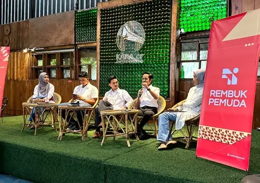 Rembuk Pemuda melanjutkan langkah bersejarahnya di Jawa Timur. Kara Coffee Culture, Malang, menjadi titik temu puluhan tokoh pemuda dan aktivis dari berbagai kampus, komunitas, dan organisasi pemuda di Jawa Timur. Mereka berkumpul dalam satu visi: mempers