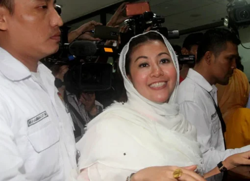 Hasnaeni Moein alias 'Wanita Emas'