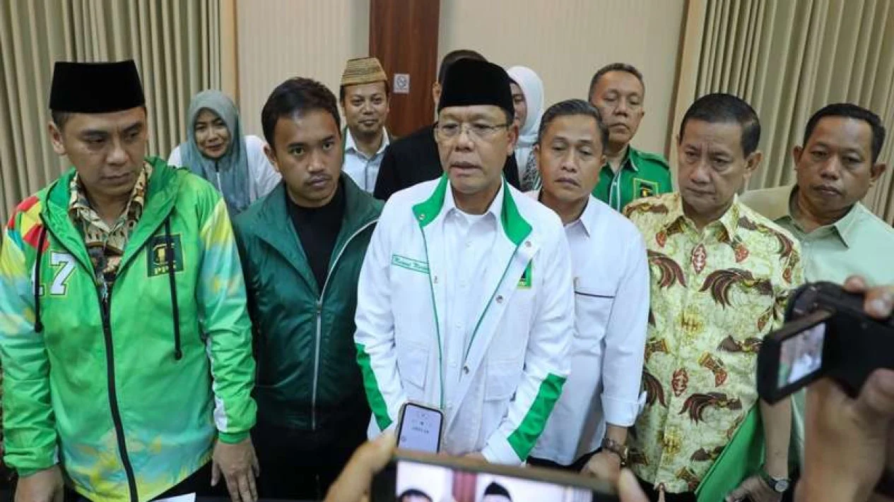 Plt Ketua Umum PPP Muhamad Mardiono (tengah).