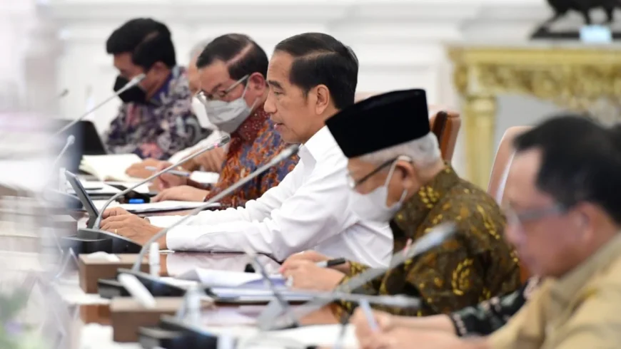 Presiden Jokowi pimpin Rapat Kabinet di Istana Merdeka, Jakarta.