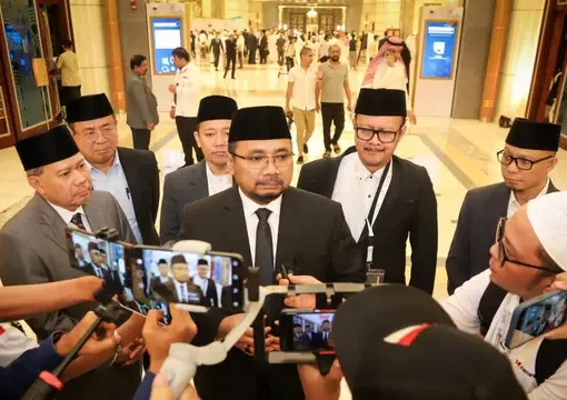 Menag Yaqut Cholil Qoumas saat menghadiri Simposium Haji 2023. Gus Men menyebut, Arab Saudi akan memfasilitasi sejumlah mobil golf untuk mobilitas jemaah haji Indonesia utamanya lansia saat aktivitas lempar jumrah dari tenda di Mina ke Jamarat.