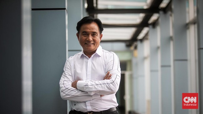 Profesor Yusril.