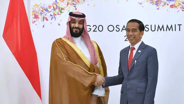 Presiden Jokowi menggelar pertemuan bilateral dengan Putra Mahkota Kerajaan Arab Saudi Pangeran Mohammad bin Salman di sela-sela KTT G20 Osaka, Sabtu (29/6/2019).
