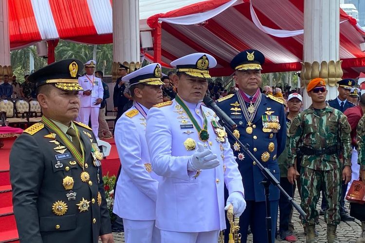 Panglima TNI Laksamana Yudo Margono saat didampingi KSAD Jenderal Dudung Abdurachman, KSAL Laksamana Muhammad Ali, dan KSAU Marsekal Fadjar Prasetyo saat HUT ke-78 TNI di Monumen Nasional (Monas), Jakarta Pusat, Kamis (5/10/2023).