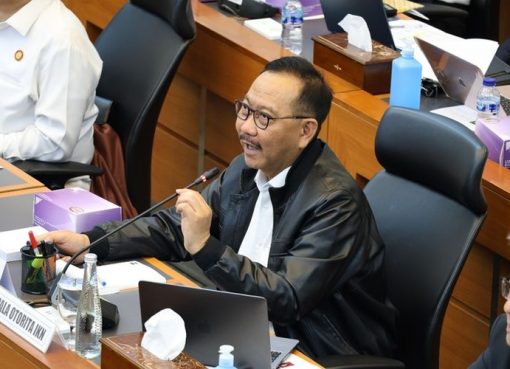 Kepala OIKN Bambang Susantono dalam rapat Rencana Kerja Anggaran (RKA) serta usulkan Anggaran Belanja Tambahan IKN untuk tahun 2024 dengan Badan Anggaran (Banggar) DPR RI, pada Senin (18/9/2023) di Ruang Sidang Banggar DPR RI.
