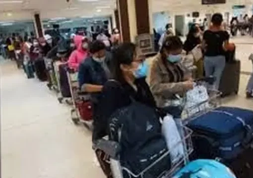 Pemberangkatan pekerja migran Indonesia.