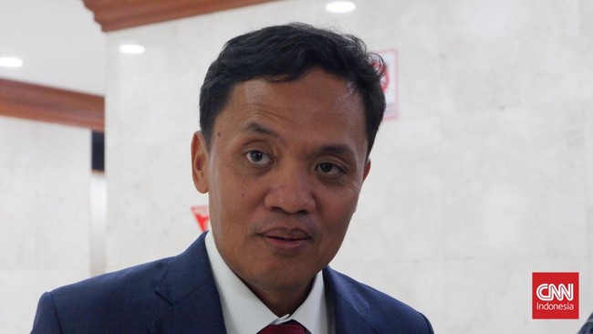 Wakil Ketua Umum Partai Gerindra Habiburokhman mengatakan Majelis Kehormatan Mahkamah Konstitusi (MKMK) tidak mungkin membatalkan putusan MK terkait syarat batas usia minimal capres-cawapres.