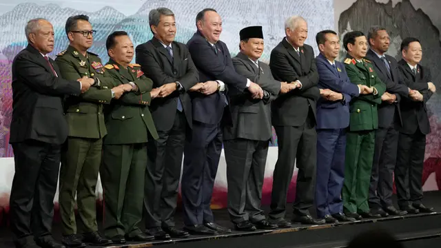 Menhan RI Prabowo Subianto memimpin dalam pertemuan itu. Delegasi dari seluruh negara anggota ASEAN hadir, kecuali dari Myanmar. Timor Leste turut mengirim delegasinya dalam pertemuan itu sebagai observer (pengamat).