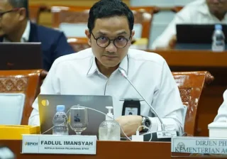 Kepala Badan Pelaksana BPKH Fadlul Imamsyah dalam rapat kerja bersama Komisi VIII DPR RI di Jakarta, Senin, 27 November 2023.