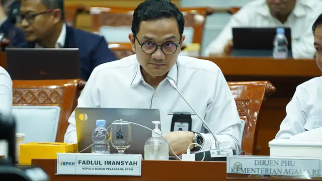 Kepala Badan Pelaksana BPKH Fadlul Imamsyah dalam rapat kerja bersama Komisi VIII DPR RI di Jakarta, Senin, 27 November 2023.