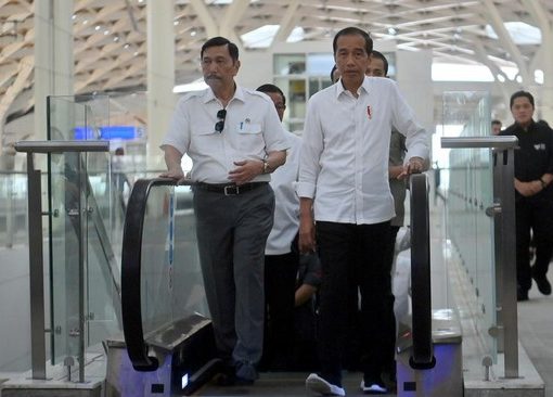 Presiden Jokowi berharap Menko Marves Luhut Binsar Panjaitan segera pulih total dan kembali beraktivitas normal.