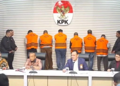 Ketua KPK Firli Bahuri saat konferensi pers OTT Pj Bupati Sorong.