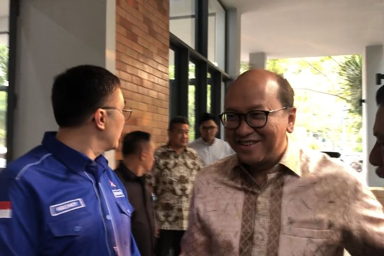 Wakil Menteri Badan Usaha Milik Negara (BUMB) Rosan Roeslani di kantor DPP Demokrat, Jalan Proklamasi, Menteng, Jakarta.