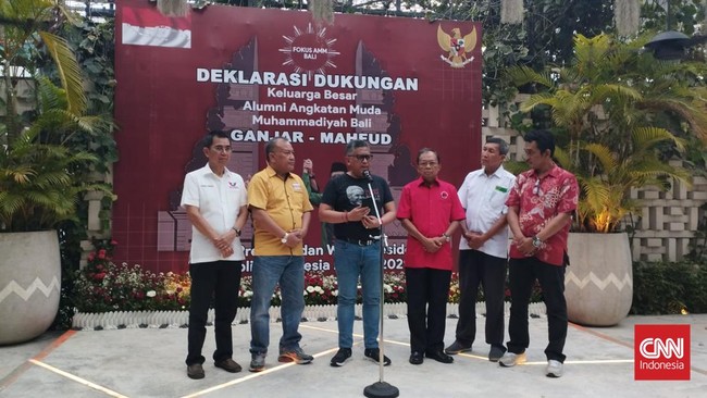 Sekjen PDIP Hasto Kristiyanto mengatakan Gibran bukan lagi anggota PDIP.