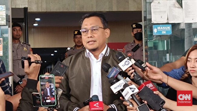 Kepala Bagian Pemberitaan KPK Ali Fikri mengatakan KPK menetapkan satu tersangka baru kasus dugaan suap yang menjerat Wali Kota Bandung nonaktif Yana Mulyana.