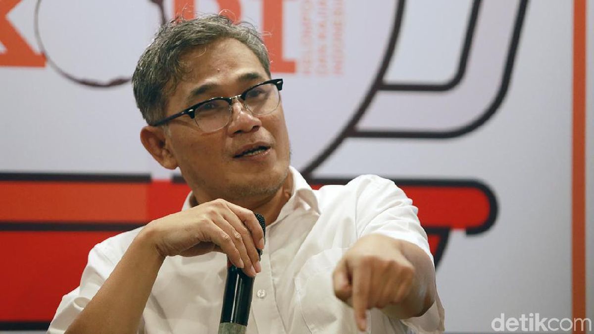 Wakil Ketua Dewan Pakar Tim Kampanye Nasional (TKN) Prabowo-Gibran, Budiman Sudjatmiko menilai Gibran Rakabuming Raka lebih berpengalaman dalam isu-isu debat pertama cawapres dibanding dua kandidat lainnya.