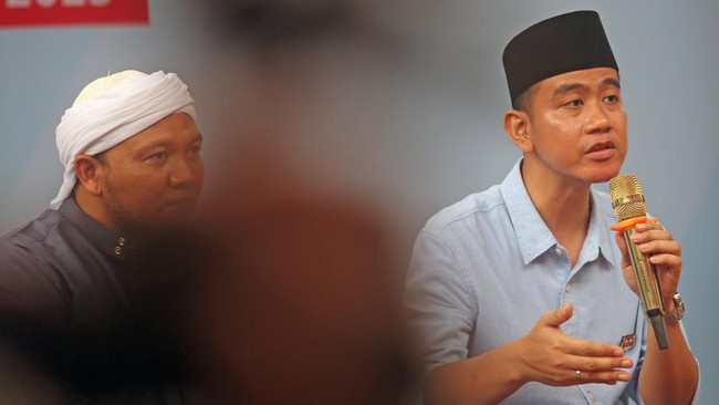 Cawapres nomor urut 2 Gibran Rakabuming mengambil cuti tanggal 11-12 Desember 2023 untuk persiapan debat dan blusukan.
