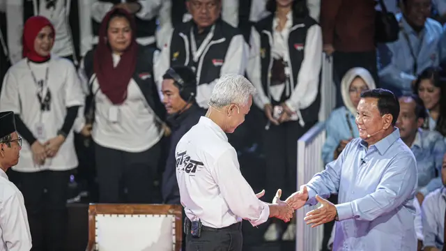 Ganjar dan Prabowo di Debat Pertama.