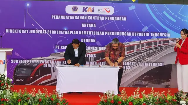 Penandatanganan Kontrak Subsidi Penyelenggaraan Kereta Api Ringan (LRT) Terintegrasi untuk Wilayah Jakarta, Bogor, Depok, dan Bekasi tahun 2023 di Stasiun LRT Jabodebek Halim, Kamis (7/12/2023).