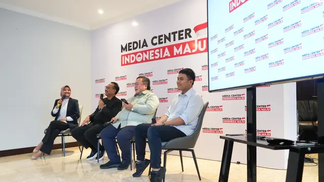 Mantan Menteri PPN/Kepala Bappenas 2016-2019, Bambang Brodjonegoro (kedua dari kanan), dalam diskusi bertajuk 'IKN, Jembatan Masa Kini dan Depan' yang berlangsung di Media Center Indonesia Maju.