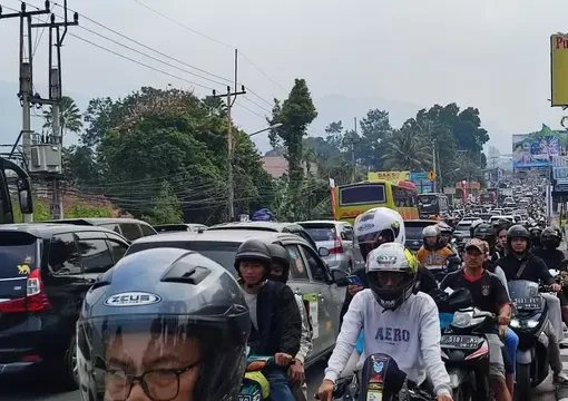Puncak macet.