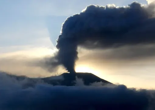 Gunung Marapi Sumbar.