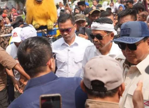 Prabowo naik heli ke Purwakarta.