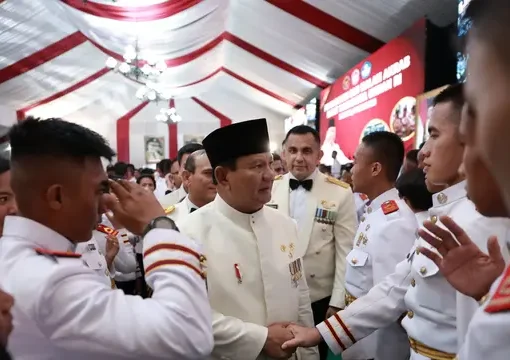 Menteri Pertahanan Prabowo Subianto memberikan pembekalan kepada ratusan kadet Universitas Pertahanan (Unhan) Republik Indonesia di Hambalang, Bogor, Sabtu (14/10).
