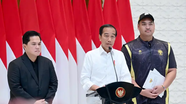 Presiden Jokowi memerintahkan Menko Polhukam Mahfud Md untuk menyelesaikan masalah pengungsi Rohingya di Aceh. Hal itu disampaikan Jokowi saat ditemui di Lanud Halim Perdanakusuma, Jakarta Timur, Senin 4 Desember 2023.