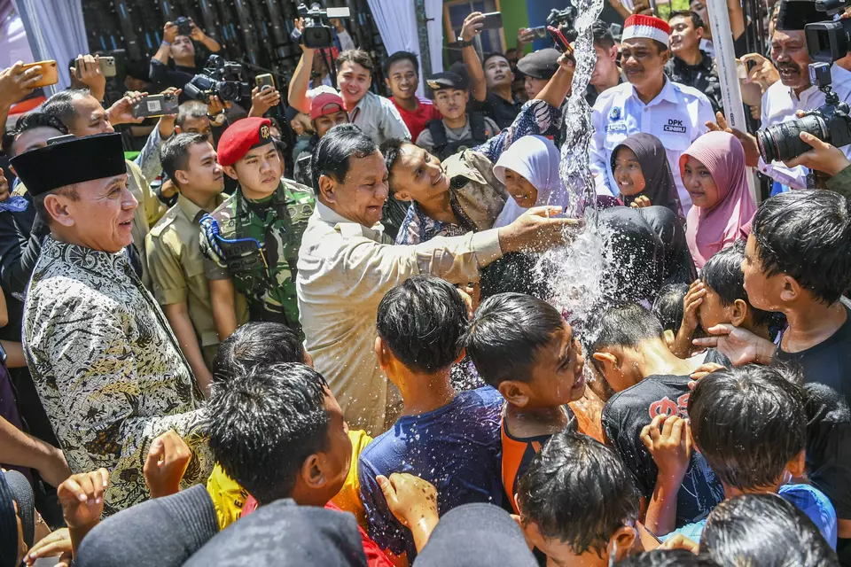 Prabowo resmikan air di Kuningan.