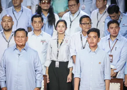 Pasangan Capres-Cawapres nomor urut 2 Prabowo Subianto dan Gibran Rakabuming Raka menghadiri debat Pilpres 2024 di Kantor KPU, Jakarta Pusat, Selasa (12/12/2023) malam.
