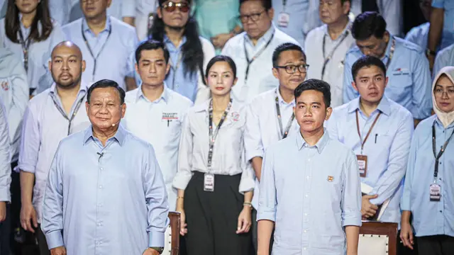 Pasangan Capres-Cawapres nomor urut 2 Prabowo Subianto dan Gibran Rakabuming Raka menghadiri debat Pilpres 2024 di Kantor KPU, Jakarta Pusat, Selasa (12/12/2023) malam.