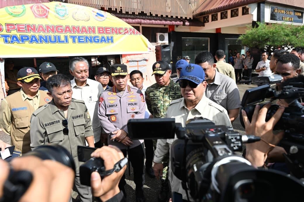 Presiden Prabowo Subianto menegaskan pemerintah saat ini memprioritaskan percepatan pengiriman bantuan bagi warga yang terdampak, (Foto: BPMI Setpres)